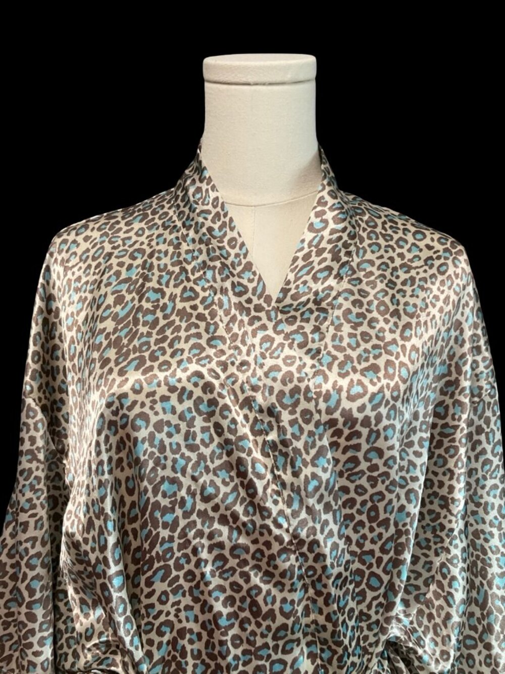 Leopard Print Silky Robe - Picture 5 of 5